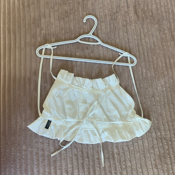 SHEIN Backless crop top - Picture 2 of 4